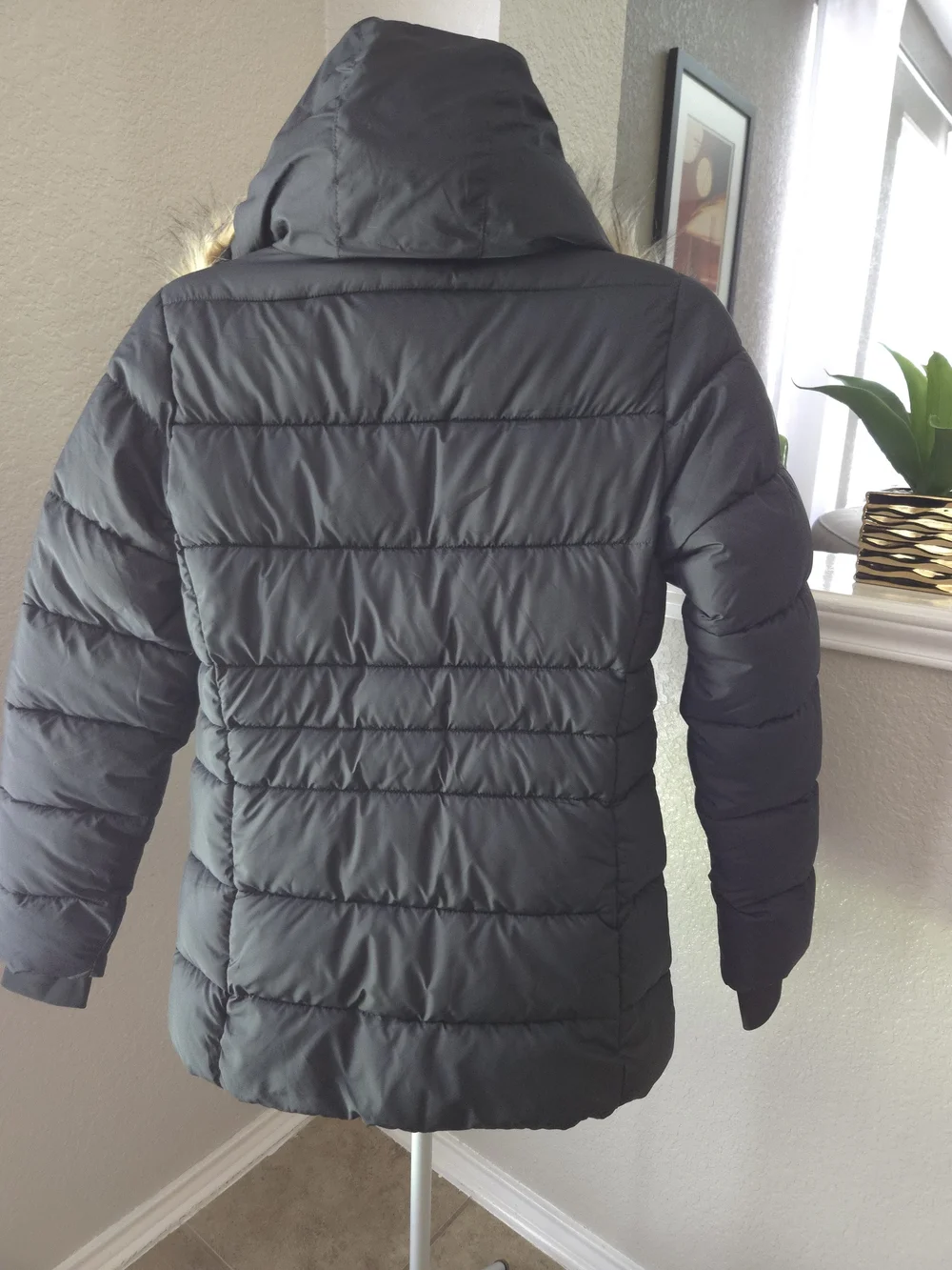 Women Pulse Black Puffer Jacket with Faux Fur Hood. Small